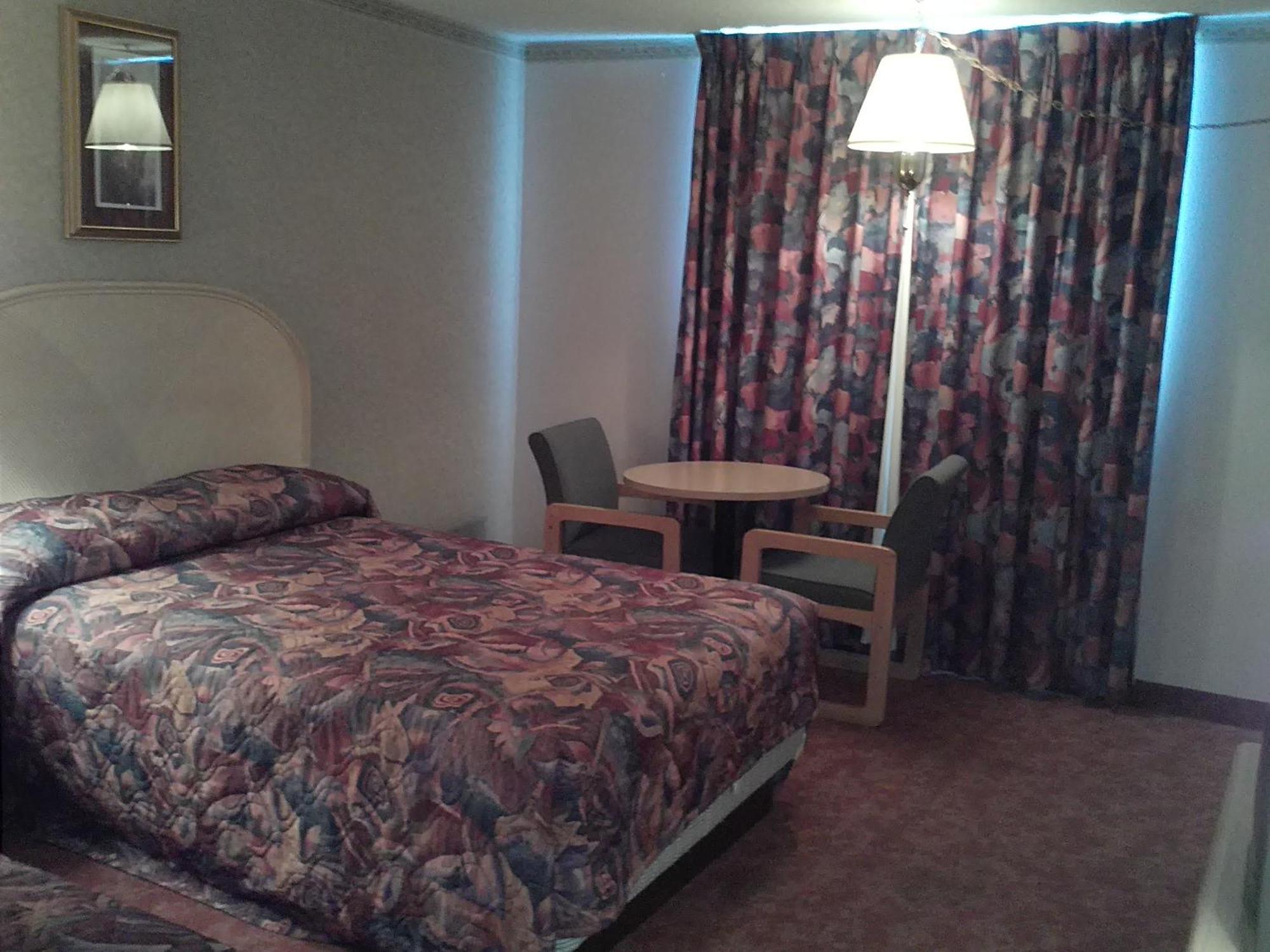 Empire Inn Брандон Экстерьер фото